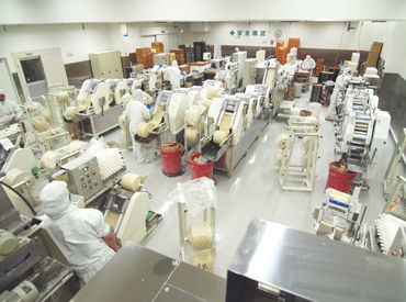 カネジン食品株式会社　東京工場  あなたの作る麺が、
全国500以上のラーメン店に！
2022年度実績で、平均残業時間は
たった＜7.6時間/月＞と少なめです◎