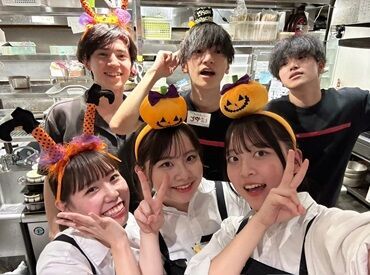 すし酒家 一歩 ＼アルバイトデビュー大歓迎♪／
経験やスキルは全く必要なし◎
元気に明るくあいさつができればOK！