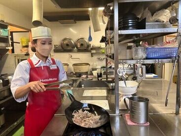 業務の手順などはiPadで何度でも見直せるマニュアルも店舗に準備しているので安心してはじめられます♪
