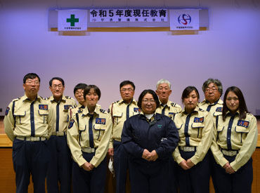 履歴書不要！警備初心者も大歓迎！
制服や道具はすべて支給されるので、準備も不要！
体ひとつで始められます★