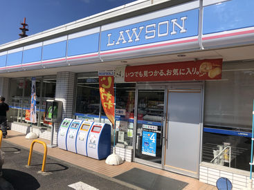 ローソン ビューコート仏向町店 ▼お給料【手渡し】で嬉しさ倍増♪
頑張って働いた分がしっかり
お金の厚みや重さが分かる◎
