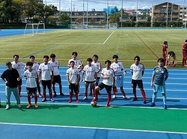 人の良さが自慢♪
社員とアルバイトでBBQをしたり、社員の仲のよさが自慢です！
写真はフットサルをしたメンバーで◎