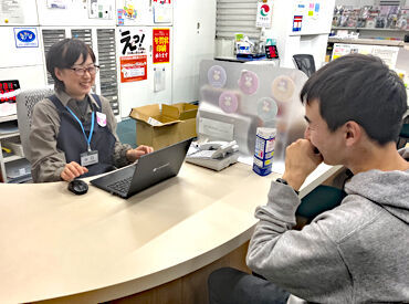 北海学園大学生協（G'books店） 北海学園大学内の書店でのお仕事です！
パート雇用ですがボーナスの支給もありますよ♪