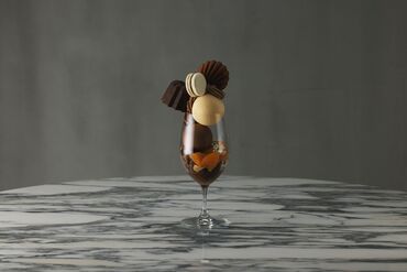 その場で作り上げるアシェットデセールをはじめ、
25種のスイーツを提供しています◎