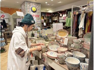 チチカカ　イオンモール浜松市野店 好きなものに囲まれて働けます♪
髪型・ピアス・ネイル等おしゃれも
楽しみながら働けますよ＊