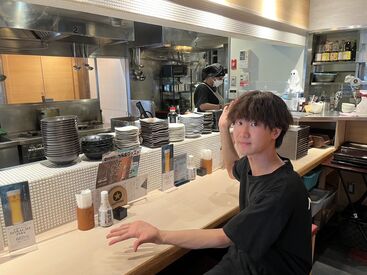 カウンターキッチンのおしゃれな居酒屋★
親方が作る絶品料理♪

