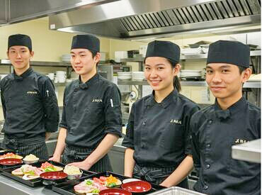 博多食彩 表邸 ららぽーと豊洲店 他大学の学生さんとも仲良くなれて友達の輪も広がります♪
髪色自由＆ネイルOK！普段のままでお越しください◎