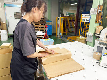 納品用に丁寧に梱包します
