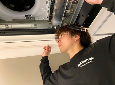 <まったくの未経験も大歓迎>
仕事がしやすいように全力でサポートいたしますので
手に職を付け、一緒に成長していきましょう◎