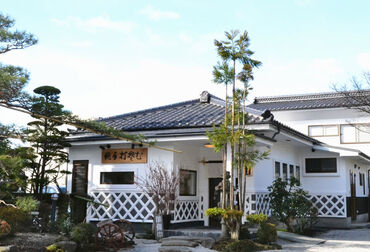 榑木野　本店 特別なスキルは必要ありません♪
そば打ちは社員が行います。
先輩スタッフと一緒なので、
お仕事で戸惑うことはありません◎