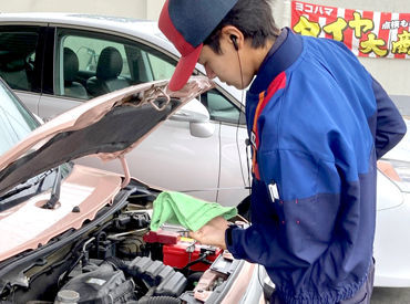 ぴた車検センター与那覇店 《未経験スタートも大歓迎！》
整備車両の引き取りや納車業務など♪
慣れるまではサポートするのでご安心下さい◎