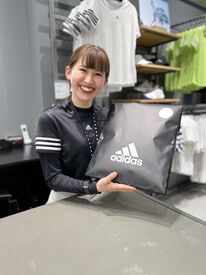 adidas Golf（アディダス ゴルフ） 三井アウトレットパーク大阪門真 未経験OK◎
まずは商品を覚えたり挨拶をすることからスタート★
少しでも気になったらご応募へ♪お話だけでもOKです!!