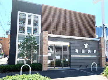 株式会社NADプラス （勤務地：医療法人亀寿会 とまとクリニック） ＼医療業界が初めてでも大丈夫！／
医師に同行してサポートするのがメイン♪
未経験からスキルアップするチャンス☆