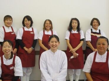 明電興産株式会社 ＜現在14名のスタッフが在籍＞
全員主婦さんです◎
40～60代の方が多く活躍中の職場です！
