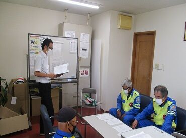 研修充実◎初めてでも安心！
分からない事や困った事は先輩が
しっかり丁寧にお教えするので
なんでもすぐに聞いてくださいね♪
