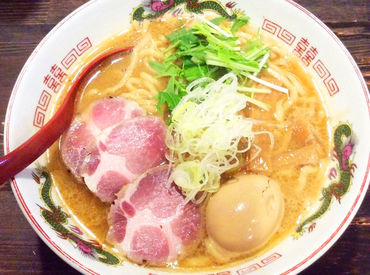 ＼学生さん・フリーターも歓迎／
17時半以降の勤務◎放課後バイトに!!
ラーメンの無料まかないも◎