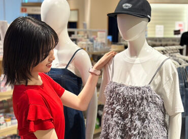 Luck Rack 川崎ルフロン店 ※7月下旬NEW OPEN オープニングなので
同期の仲間がたくさん◎
まずはお気軽にご応募くださいね♪