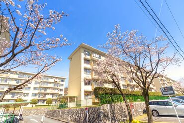 《40~50代の女性が多数活躍》
不安な点は面接時に教えてくださいね♪
先輩スタッフがしっかりフォローします◎