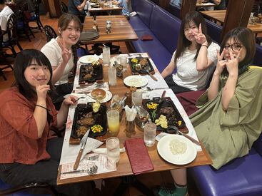 高校生・大学生の学生Staffが多数在籍◎
月1の試食会のお写真です♪
ココでしか出会えない人と経験がありますよ♪
