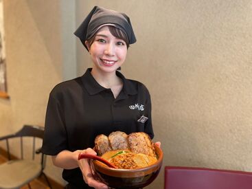 ≪丁寧な研修制度あり！≫
"らーめん好き"であれば大歓迎◎
経験や資格は必要ありません！
ひとつひとつ丁寧に教えていきます♪