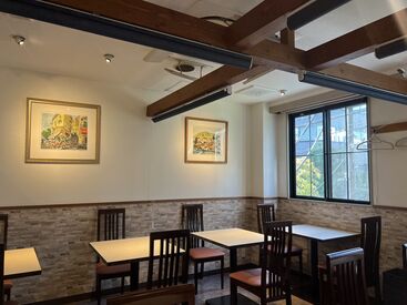 メディアに掲載される老舗洋食店ならでは...！！
有名人と会えることも...♪