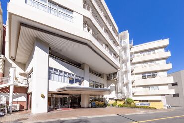 ホテル四季彩 ＼* アナタらしく働ける！ *／
幅広い年代のスタッフが活躍★
だからこそ、「スタッフの働きやすさ」を大切にしています