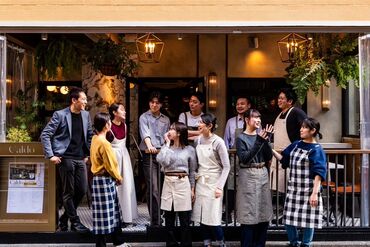 Caldo Paradiso ≪Caldo Paradiso≫9月中旬にNEWオープン！
昼も夜も楽しめるオシャレなカフェ★
エスニックバルでの経験がある方は尚大歓迎◎