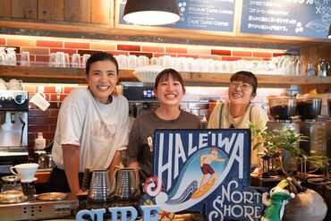 コナズ珈琲 新百合ヶ丘店［111214］ ハワイの雰囲気たっぷり☆SNSでも人気のお店です。友達にも自慢できるバイト先になるかも♪