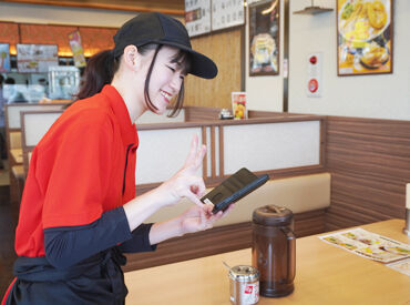ラーメン横綱 一乗寺店 応募～採用後も履歴書一切不要♪
未経験でも1人ひとりにあった方法でお教えするのでご安心ください◎
丁寧な研修&サポートあり★