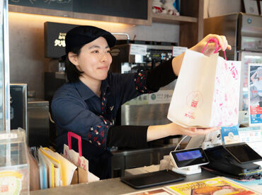 ≪まかないは無料！≫
楽しく働いたら、お腹いっぱい食べて◎
名古屋名物［みそかつ］も無料!
店舗オリジナルメニューあり!