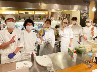 チーズカフェ ～You smile We happy～
学生多数活躍中！
シフトも超柔軟だから学校とも両立☆
まかないでピザやパスタも！
食費が浮きますよ♪