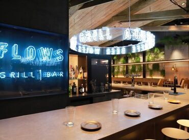 FLOWS GRILL|BAR 東京ミッドタウン八重洲店 生ハム盛り合せやグリルチキン、
当店自慢の「肉厚！Tボーンステーキ」のご提供をします◎