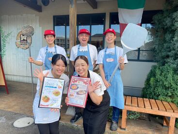 ピッツェリアマルブン 新居浜店 新スタッフ"配膳ロボットくん"が入社してくれました♪笑
今日もお皿やお料理を一生懸命運んでくれています◎