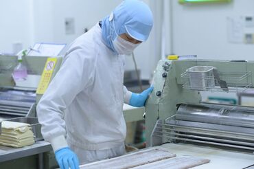 作業服貸与あり！目以外はほぼ隠れます。
朝の準備時間も短縮できて、ラクラク働ける♪