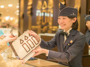 アンリ･シャルパンティエ日本橋高島屋店 特別な資格や経験は必要なし！まずは“笑顔”これが一番大切♪あなたの笑顔でおいしいお菓子を届けてください！