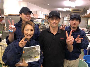 新鮮市場なかや　座間入谷店 服装自由でオシャレもOK！
自分らしいスタイルで勤務できます★
「今日はどんな格好で行こうかな」
なんて小さな楽しみも♪