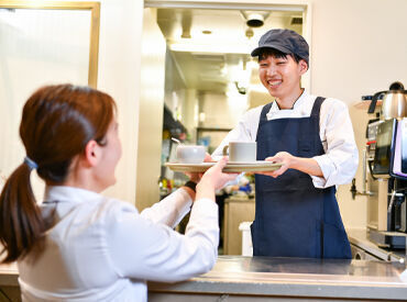 未経験歓迎★"接客が好き""食べることが好き"始める理由はなんでもOK♪一緒に笑顔で<美味しい>をお届けしましょう◎