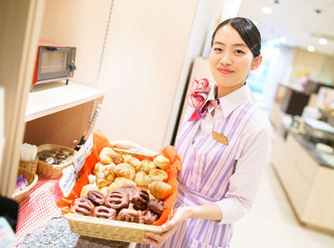 スーパーホテル鈴鹿 ＜フリーターさん大歓迎！＞
「何か始めたいけど、自分には何が合ってるのかな？」
そんな方、まずは働いてみませんか？*

