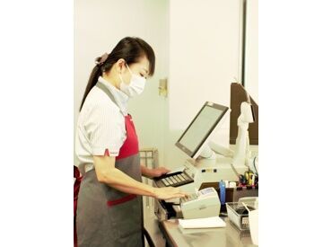 シダックスコントラクトフードサービス株式会社　※勤務地：伊賀市内企業 社員レストラン 未経験・ブランクのある方も歓迎！
20代~シニアまで幅広い年代の方が活躍中◎