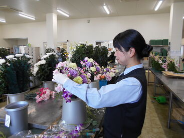 株式会社あいネットサービス 静清生花事業部 花工房 市内の決まった場所への配送だから、初めてでも安心◎
運転中は一人の時間としてリフレッシュも♪