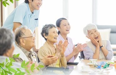 介護付有料老人ホーム　ウッディタウン高崎南 現在25～45歳の方が活躍中です！資格・経験の有無は関係ありません◎少しでも興味を持って下さったら気軽にご応募&職場見学へ！