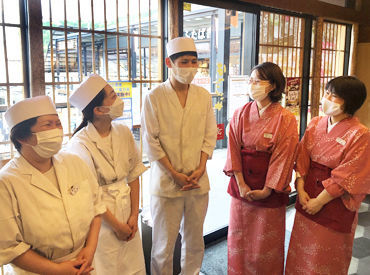 酒膳 はたごや JR山科駅店 ≪18～50歳と幅広く活躍≫
アルバイトは30名以上在籍◎
だから1人で作業するシフトなし♪

昼は20～40代、
夜は10～20代が中心＊