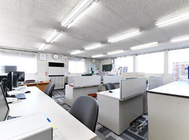 ★未経験歓迎★
保険の専門知識は不要！
PCでの文字入力ができれば
どなたでもスタート可能です♪