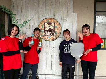 ピッツェリアマルブン 新居浜店 新スタッフ"配膳ロボットくん"が入社してくれました♪笑
今日もお皿やお料理を一生懸命運んでくれています◎