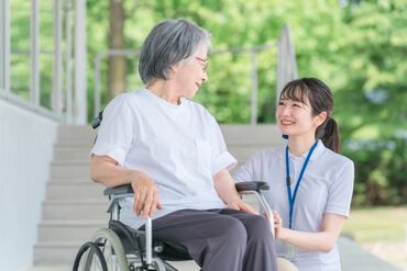 小規模多機能ホーム 天神橋やすらぎの里・ケアステーション やすらぎの里（訪問スタッフ） 「働ける日をチェックするだけだから、シフト負担もないよ！」byスタッフさん
無理なく働けます◎
※画像はイメージです