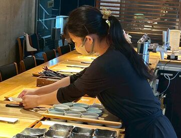 小料理はなれ　五反田 ▼お席は…16席でカウンターなので、
周りを見ながら焦らずに作業できます◎