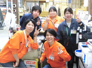 メイクマン　豊見城店 気さくでやさしいスタッフばかり!!
居心地がいいのか、長く続くスタッフが多いです◎
初めてでも手厚くフォローしますよ♪