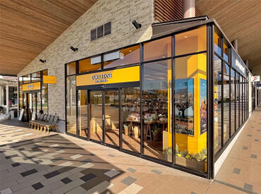 ロクシタン 軽井沢プリンス・ショッピングプラザ店 ≪自然派コスメブランド≫
有名なハンドクリームをはじめ、
ボディクリームやシャンプーなど、
様々なケア用品がいっぱい＊