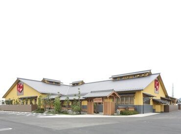 勤務日には施設内のレストランにて食事補助あり！
節約にも嬉しい福利厚生ですね♪
車やバイクでの出勤もOKの施設です◎