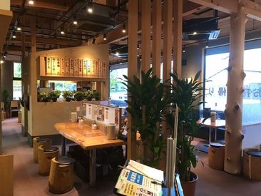 ／夏に向けてNEWバイトしよ＼
夜型さん必見！高収入GETのチャンス★
夏休みの旅行、プール…イベントの資金を稼ごう♪